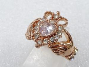 クリスタル　指輪(8号)